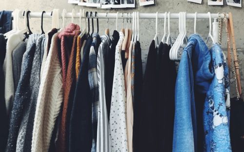 12月全國(guó)紡織服裝專業(yè)市場(chǎng)景氣指數(shù)小幅回落，日用品銷售穩(wěn)中有進(jìn)